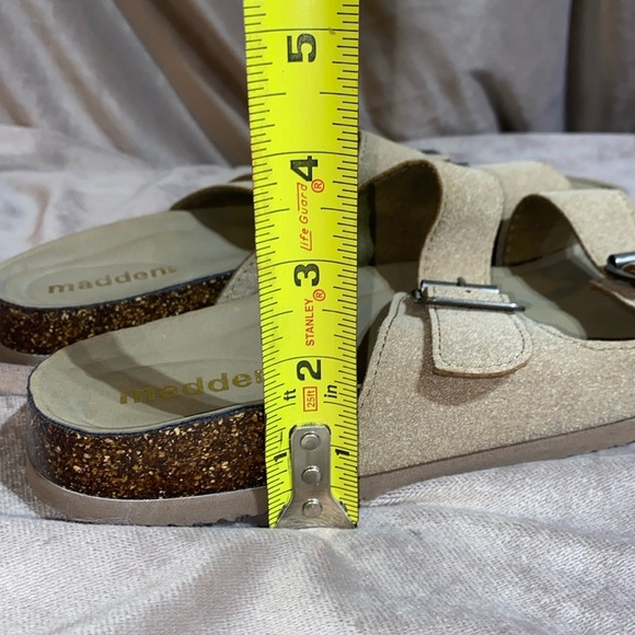 🆕 Madden Girl Brando Taupe Fab
Women's Sandal - Picture 7 of 8